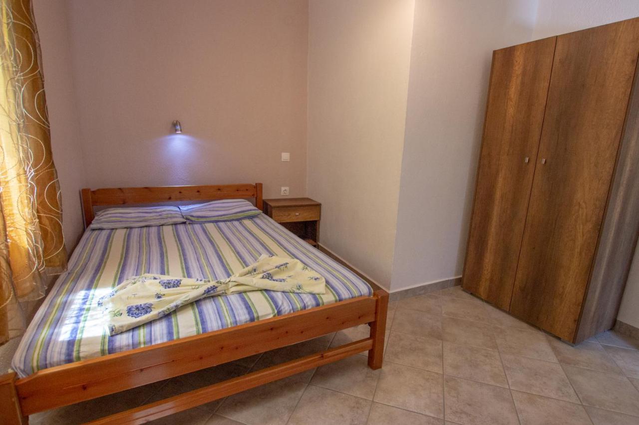 Lola Rooms Βρασνά Εξωτερικό φωτογραφία